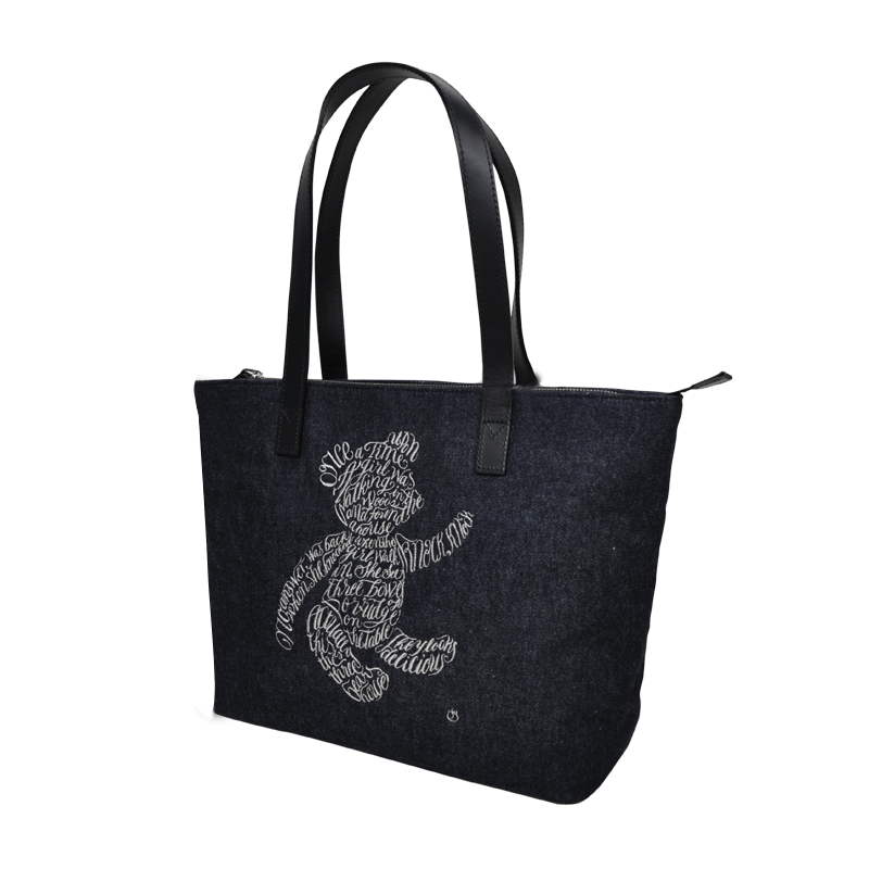 BTTM5 デニムトートバッグ タンバリンストラップ 岡山井原デニム トートバッグ「テディベア」刺繍 - fRom fRAum